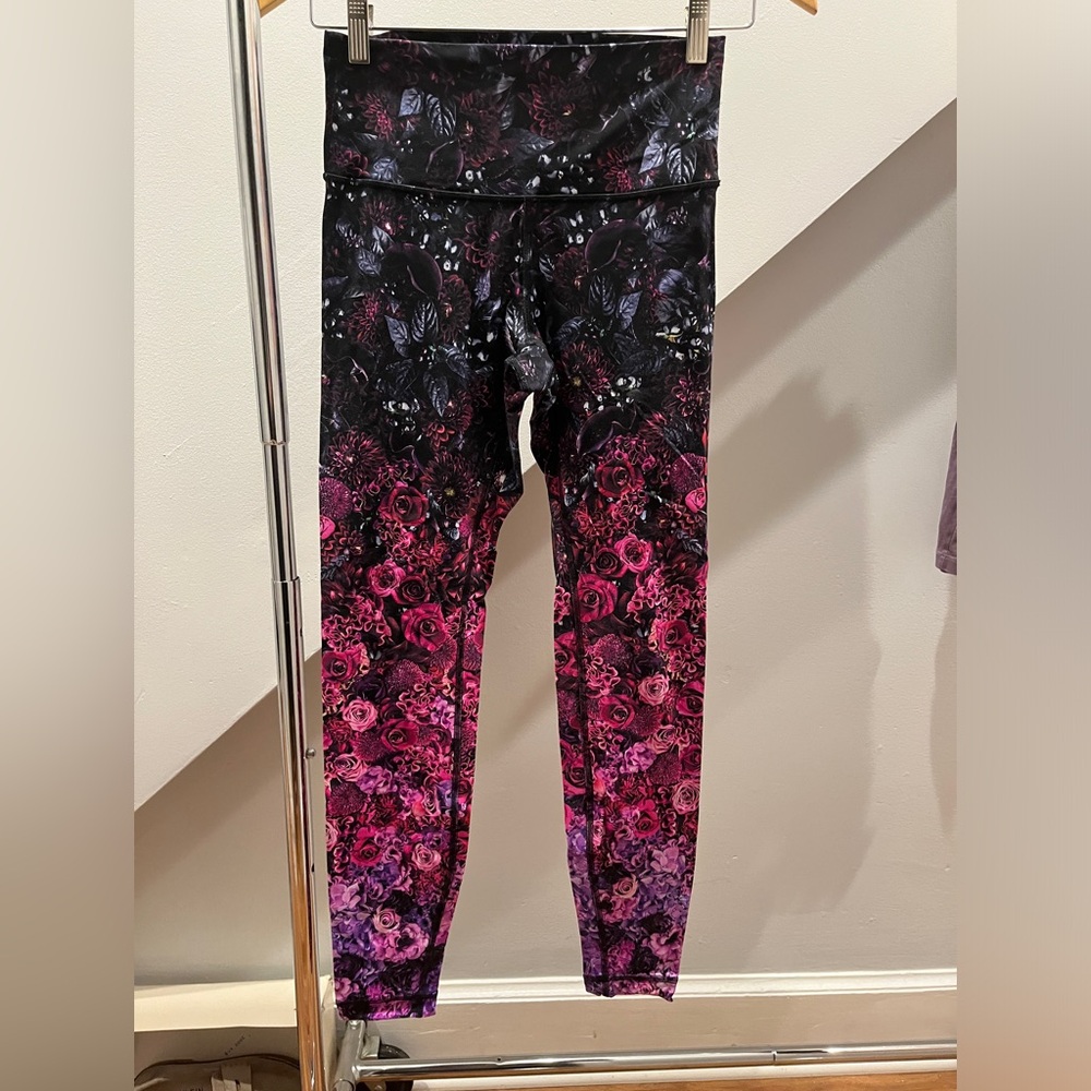 Lululemon Wunder Under In Bloom size 6 leggings-amazing multicolor floral design